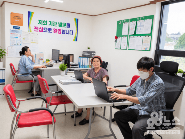 어르신 돌봄을 지원하는 사회복지사의 근무 모습(사진=요양뉴스)