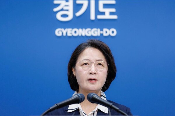 지난 8월 5일 오전 수원특례시 경기도청 브리핑룸에서 추미애 경기도지사가 경기도 재정 관련 기자회견을 하고 있다. (사진 = 경기도청)